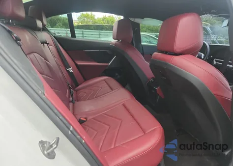 2024 BMW 530 I z USA, uszkodzony, nr VIN WBA43FJ06RCP97096